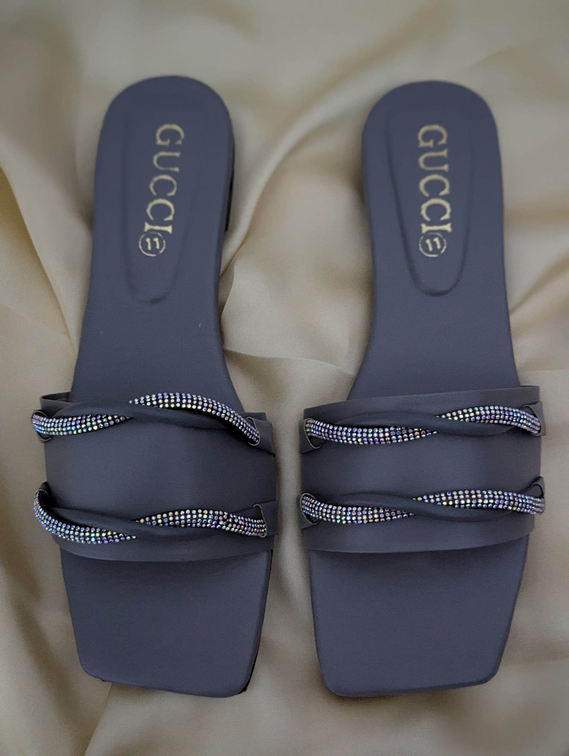 DAILY ROUND LINE COMFY FLATS - GREY