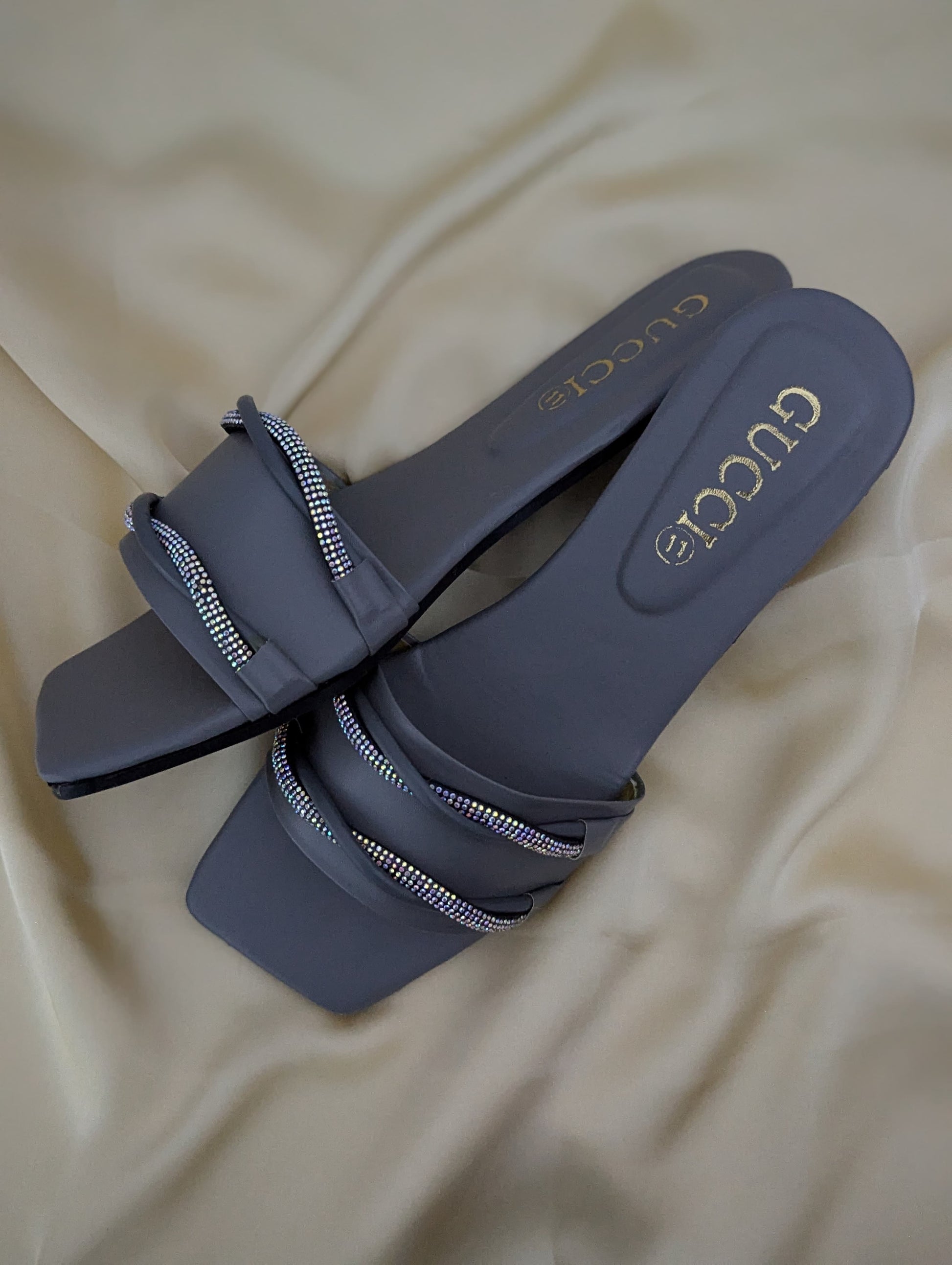 DAILY ROUND LINE COMFY FLATS - GREY