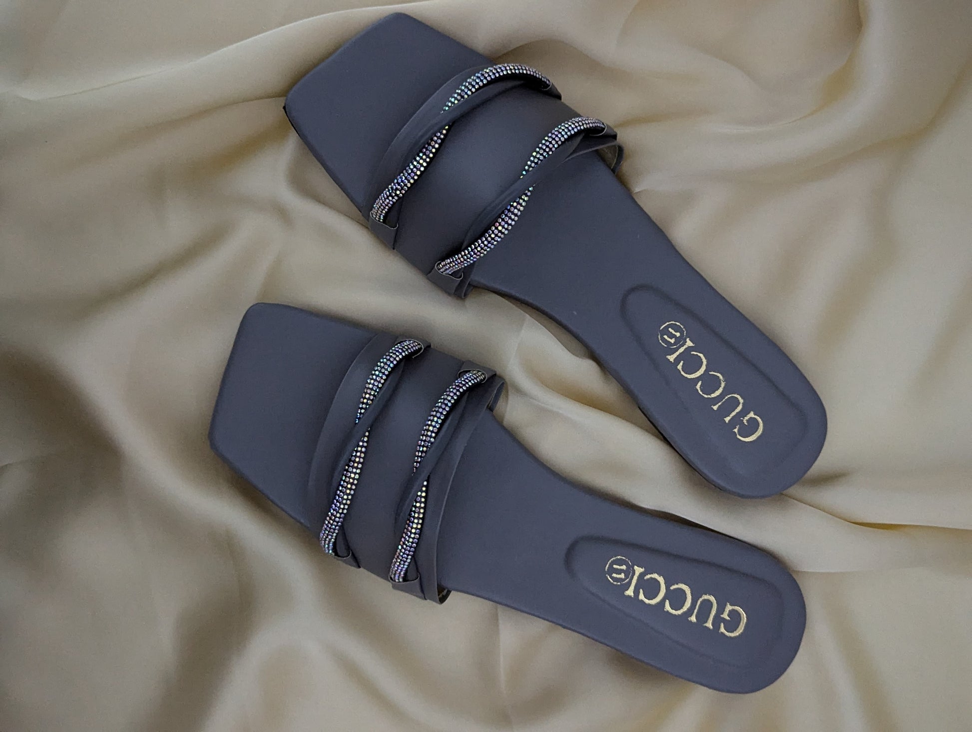 DAILY ROUND LINE COMFY FLATS - GREY