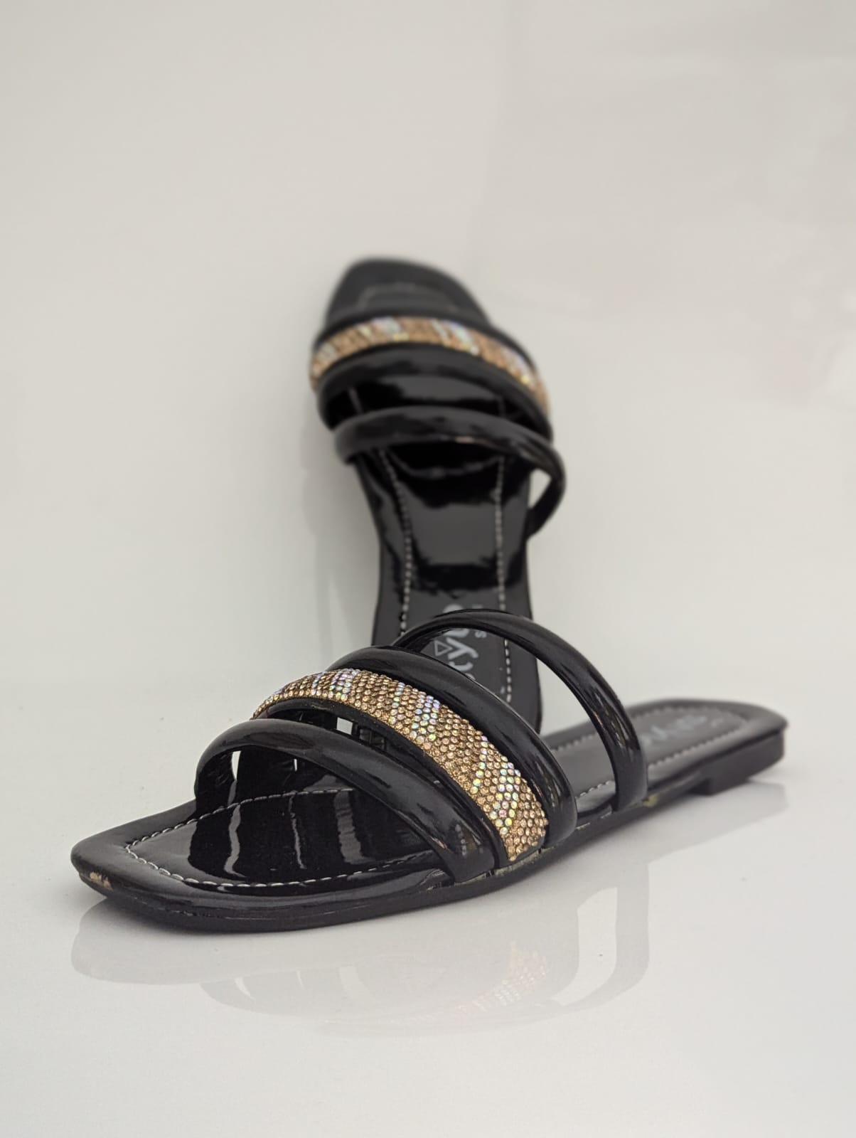 DAILY SHINE STRIPES COMFY FLATS - BLACK