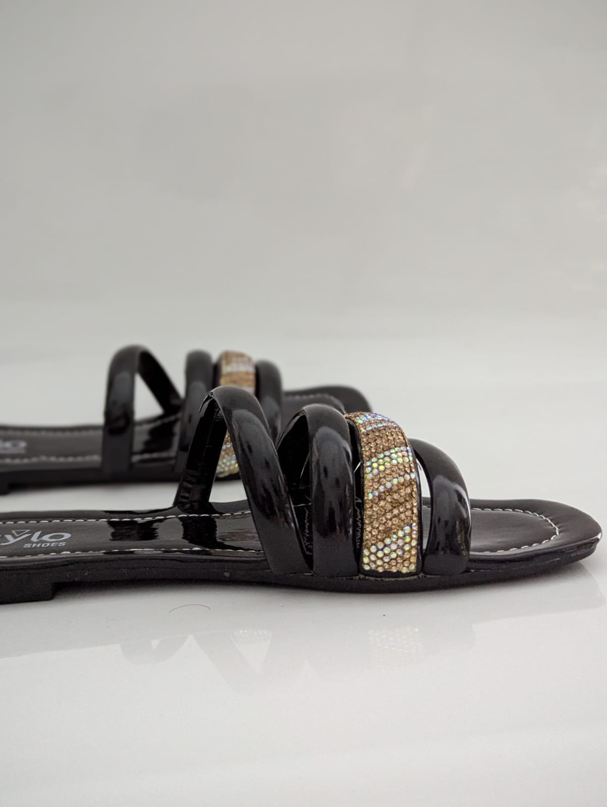 DAILY SHINE STRIPES COMFY FLATS - BLACK