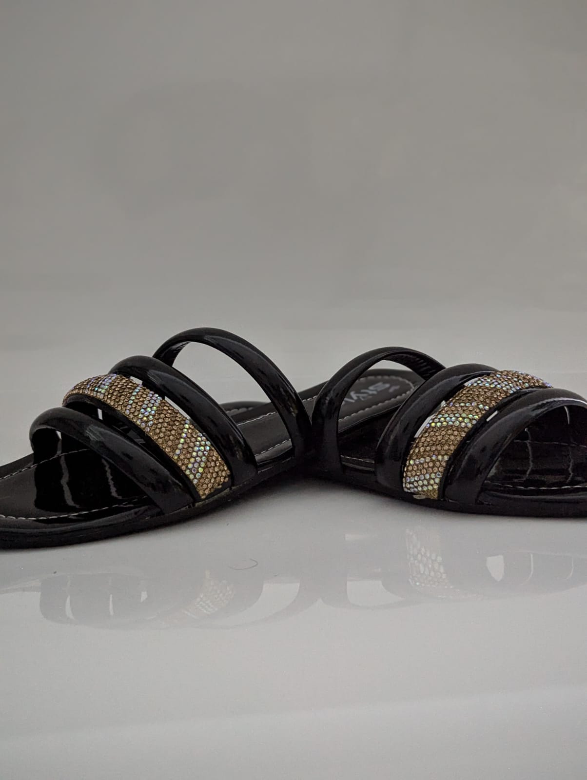 DAILY SHINE STRIPES COMFY FLATS - BLACK
