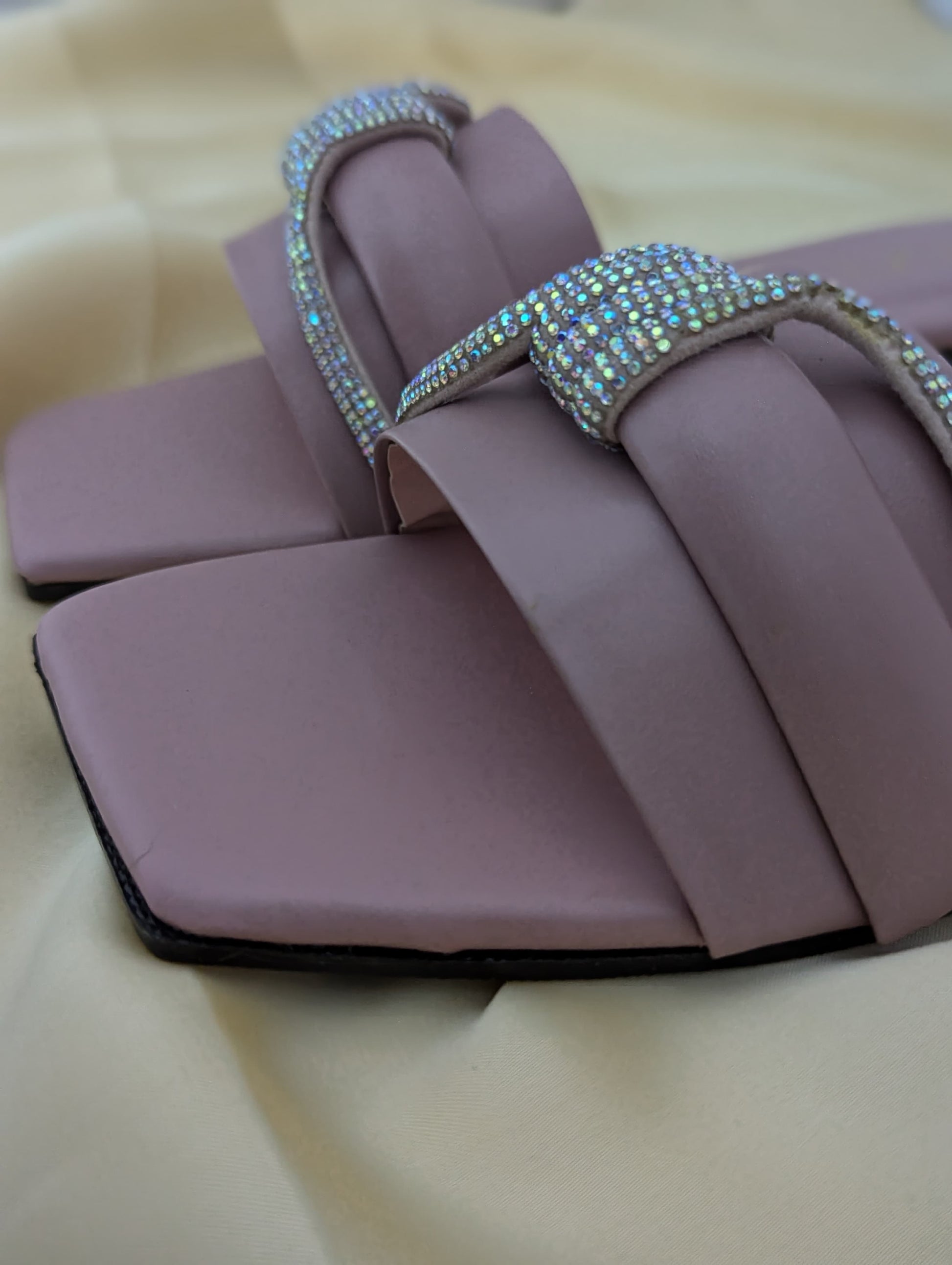 DAILY DIAMOND COMFY FLATS - PINK